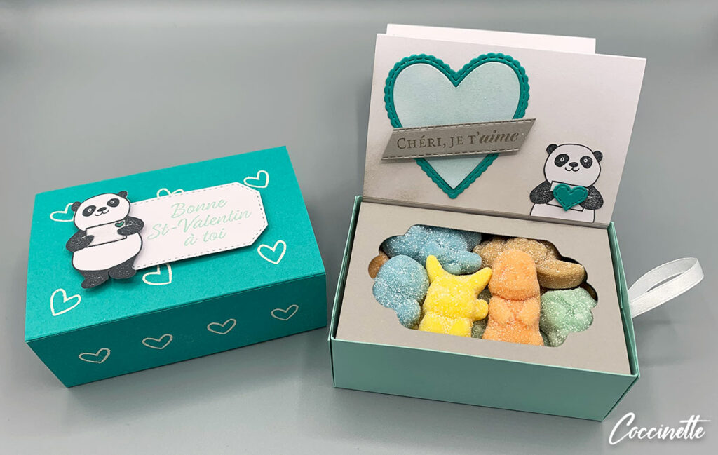 Boîte pandas amoureux remplie de bonbons